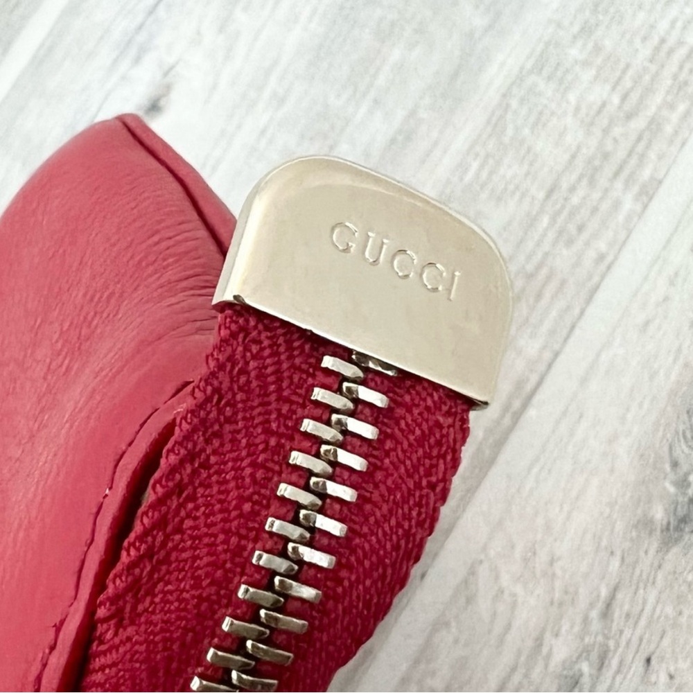 EUC Gucci wristlet - Picture 7 of 10